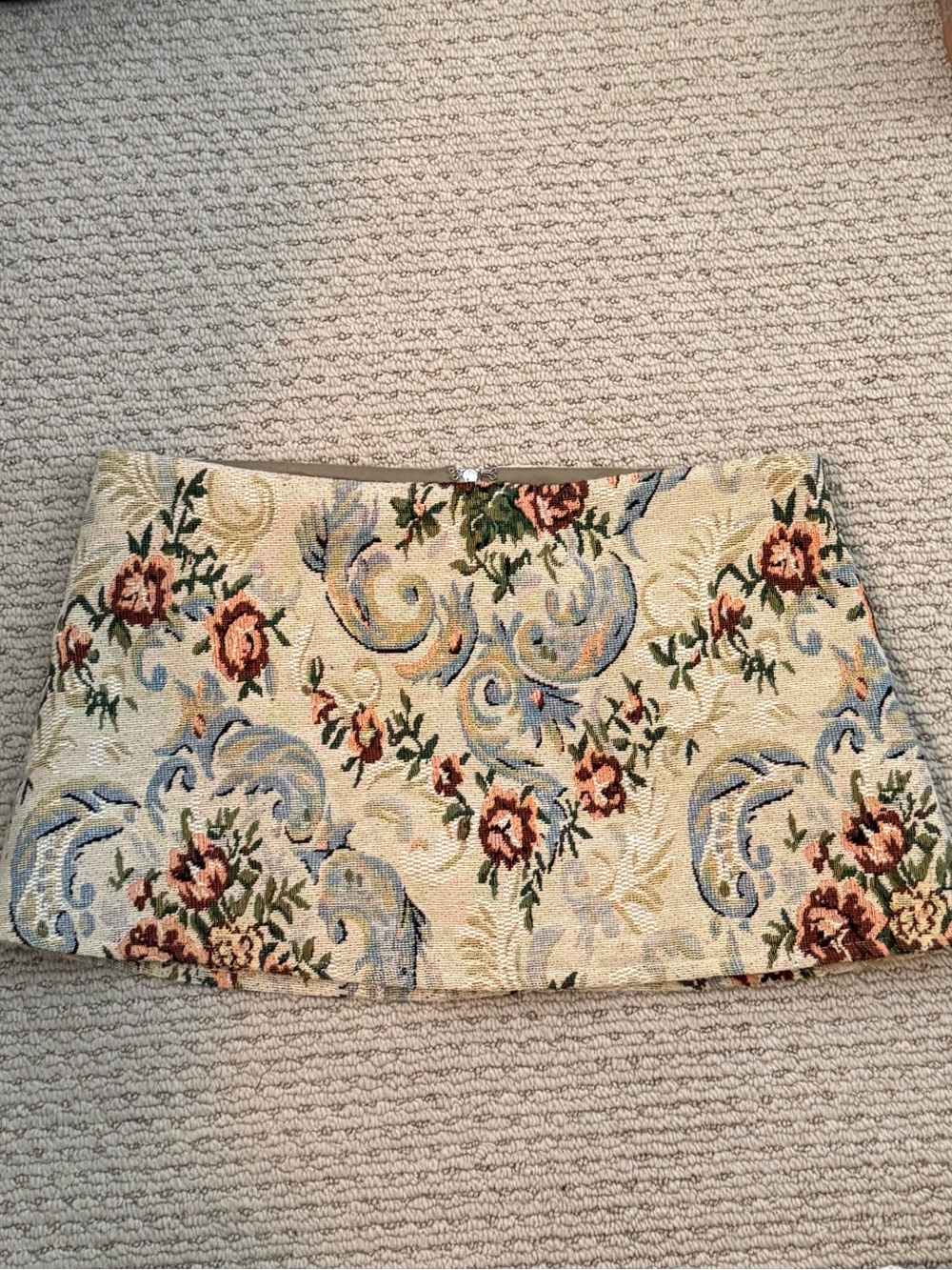 With Jean Olive-Lined Floral Tapestry Skirt